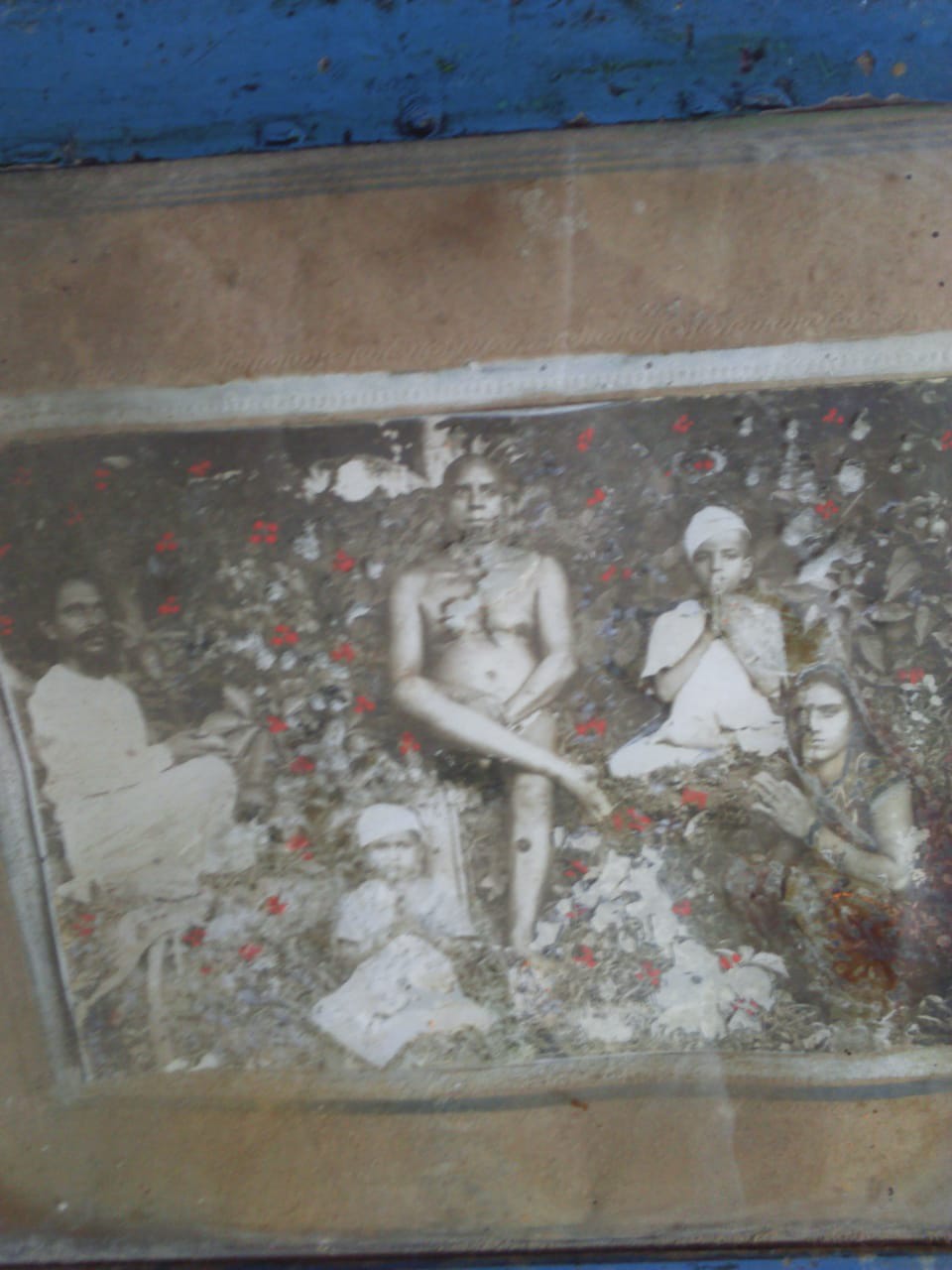 Om Azad Muni with devotees gathering